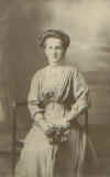 b. Ester Daniel 3.jpg (16873 bytes)